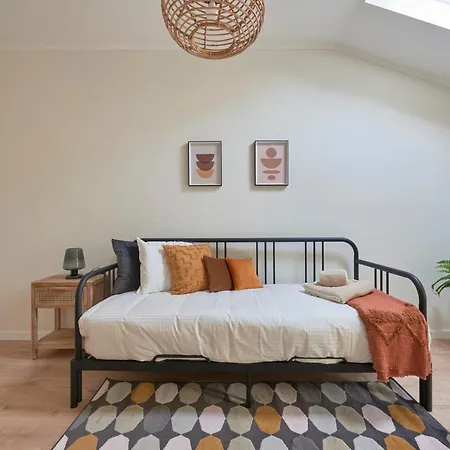 Fantastic Apartment With Balcony In Bica Lisbon Exterior photo