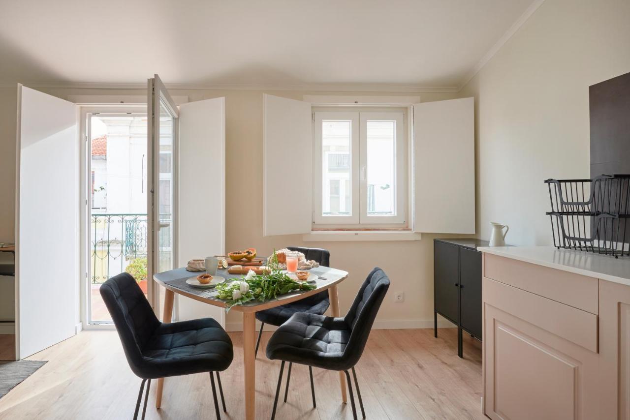 Fantastic With Balcony In Bica Apartment Lisbon